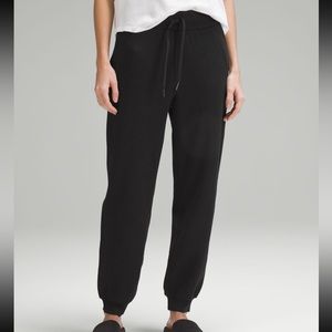 Lululemon Scuba Joggers: Black, Size 2